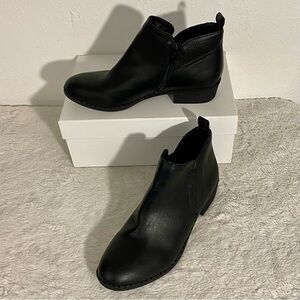 Sun + Stone Cadee Black Ankle Booties Women’s Size 7M Side Zip